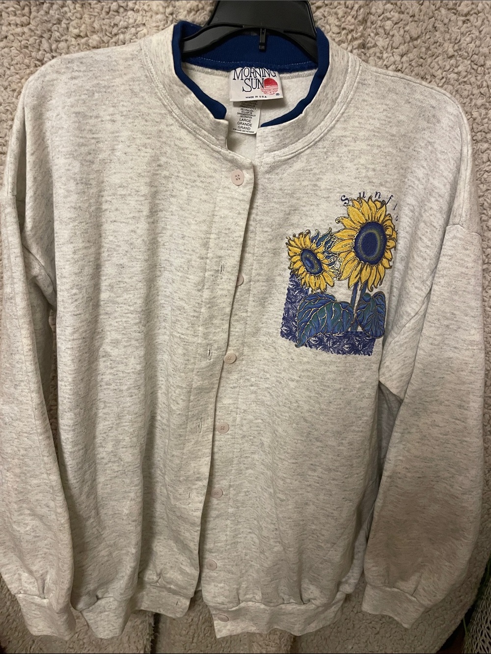 So Vintage ! Womens Light Gray Sunflower Button-Up Top